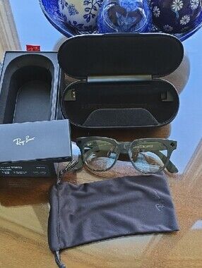 Ray-Ban Stories Meteor Sunglasses - Shiny Olive Frame, G15 Green Transitions